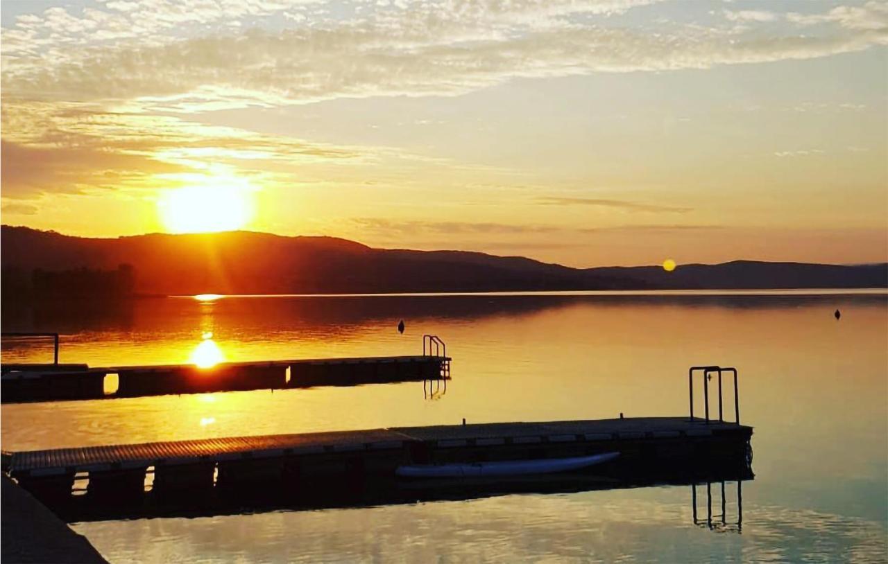 Lovely Stacaravan In Tuoro Sul Trasimeno Villa Bagian luar foto